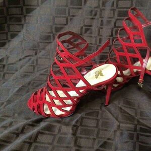 Never worn, only tried on. Heel to high for me